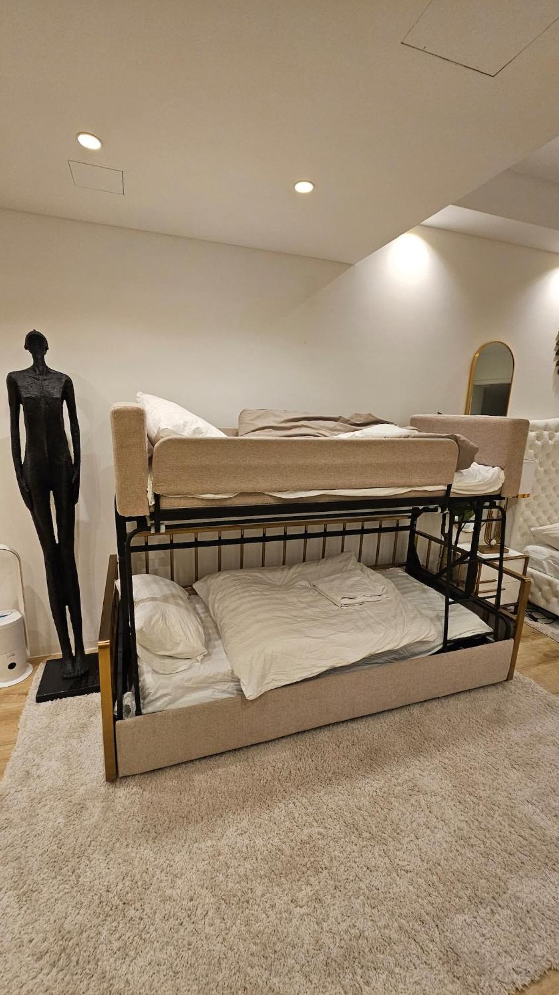 Ug Neubau City Wohnung - Pool, Gym, Sauna, Zweites Bad Extra Buchbar Apartment