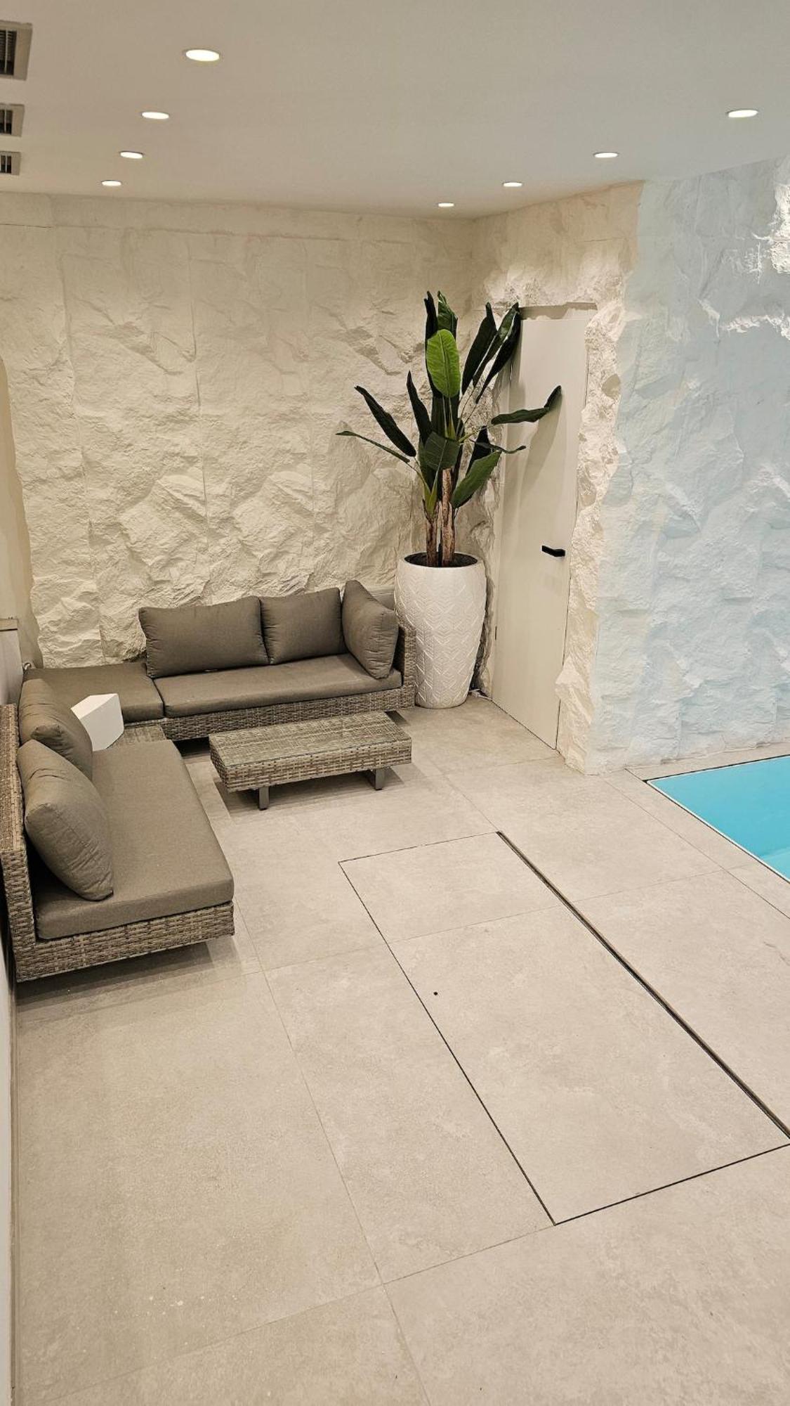 Apartment Ug Neubau City Wohnung - Pool, Gym, Sauna, Zweites Bad Extra Buchbar *