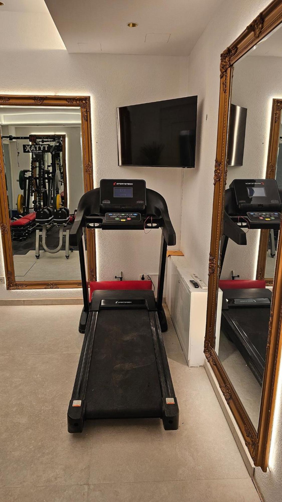 Ug Neubau City Wohnung - Pool, Gym, Sauna, Zweites Bad Extra Buchbar *