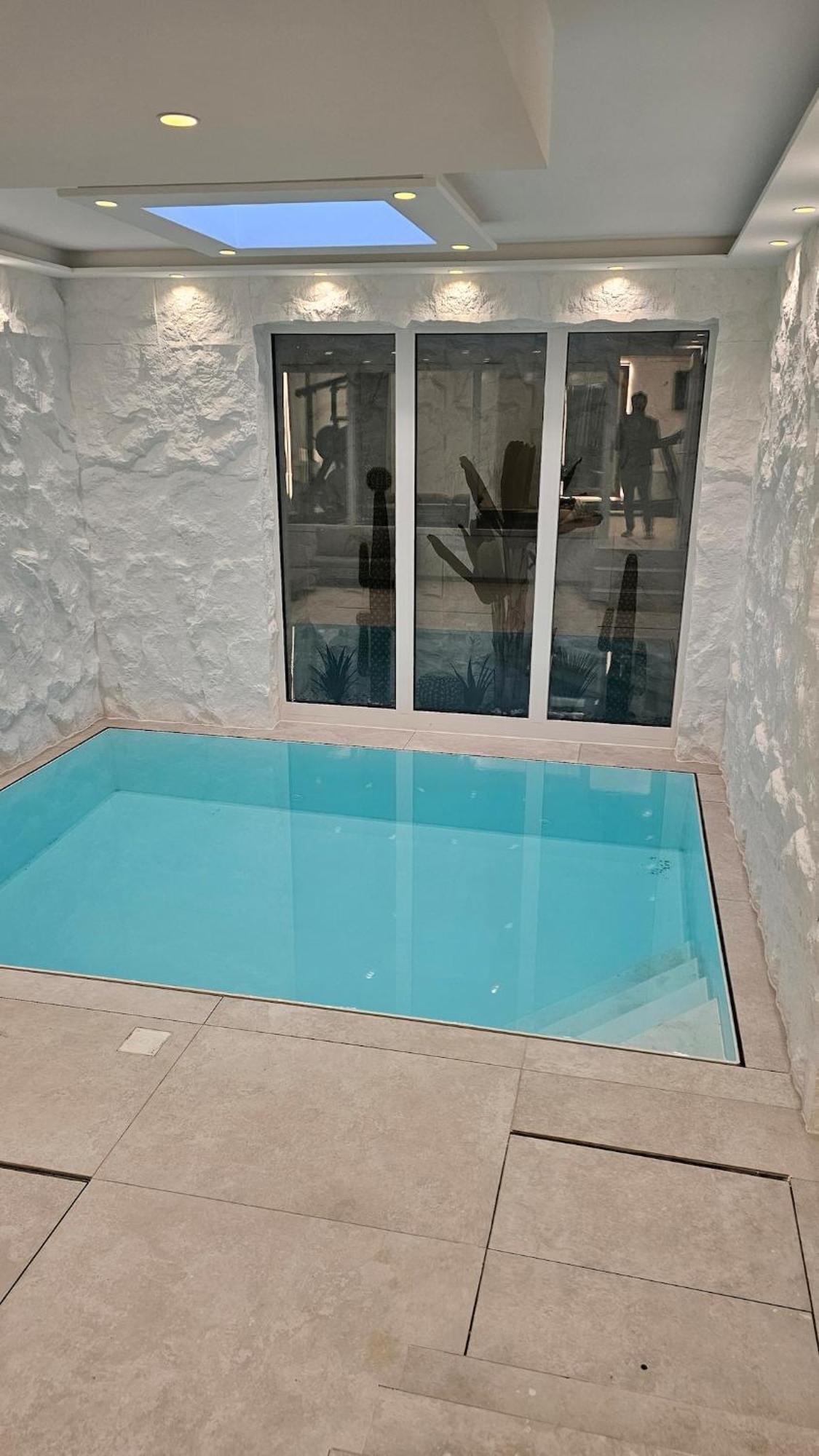 Ug Neubau City Wohnung - Pool, Gym, Sauna, Zweites Bad Extra Buchbar Apartment *